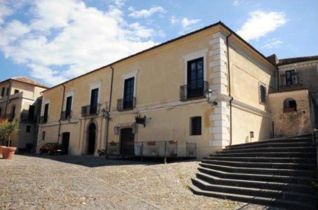 B&B Palazzo Pancaro Altomonte Bagian luar foto
