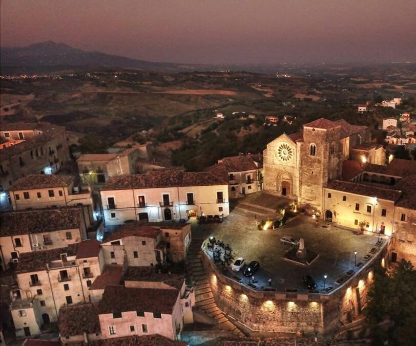 B&B Palazzo Pancaro Altomonte Bagian luar foto